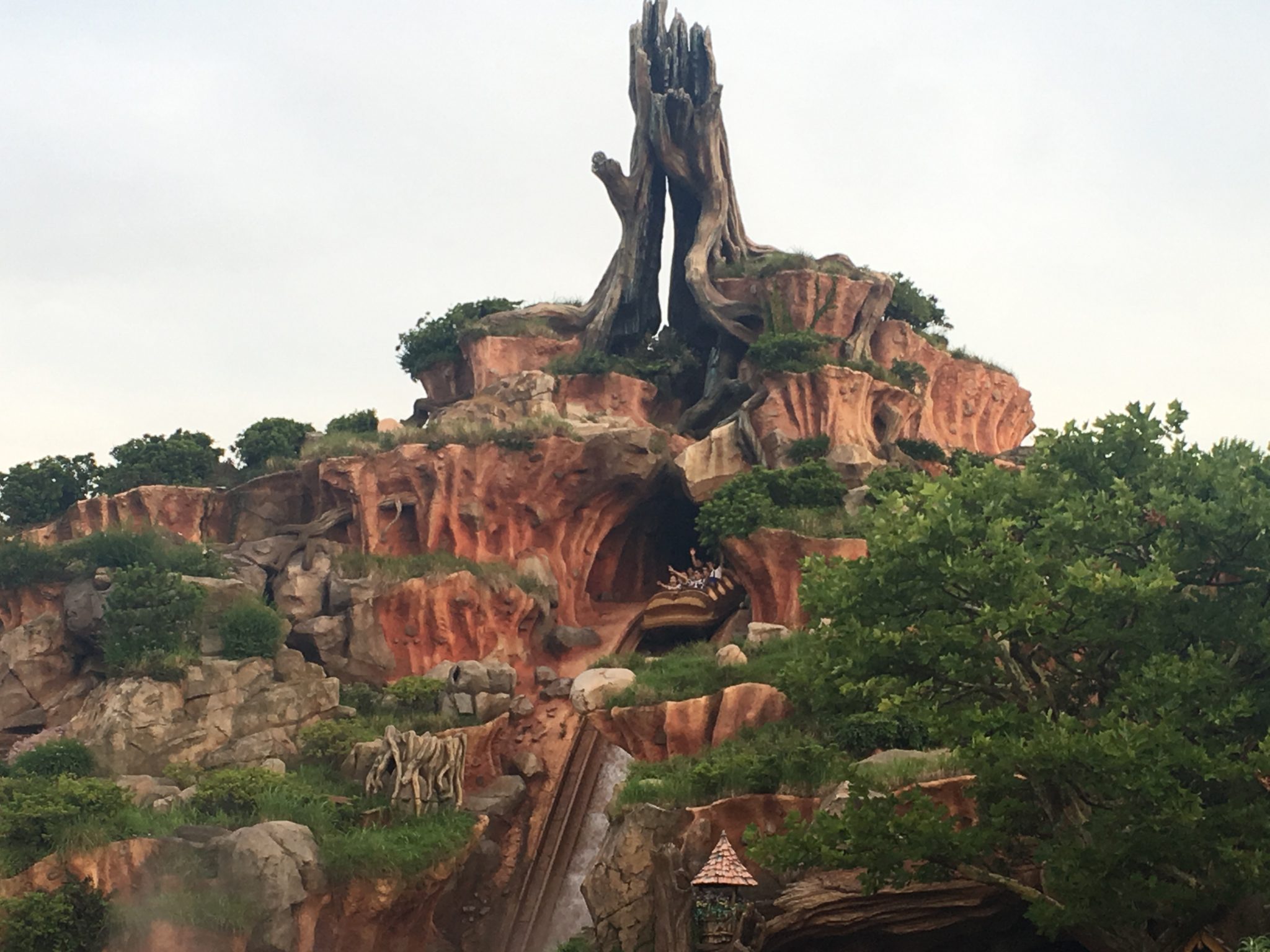 Local Tells Top 10 Best Rides And Attractions In Tokyo Disneyland